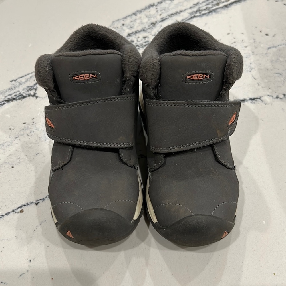 Keen Kids Snow / Rain / Hiking Boots — size 9 Toddler